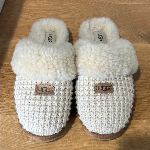 UGG Beige Knit Slippers - Picture 1 of 2